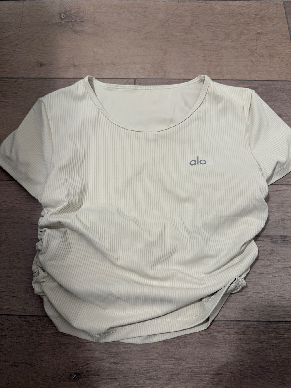ALO Yoga Cream Ribbed Short Sleeve Scoop Neck Top